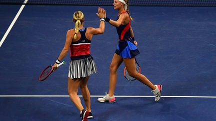 Kristina Mladenovic et Timéa Babos (SARAH STIER / GETTY IMAGES NORTH AMERICA)