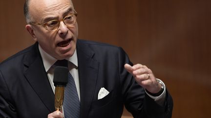 Bernard Cazeneuve, Premier ministre à l'Assemblée nationale à Paris, le 10 janvier 2017. (CHRISTOPHE ARCHAMBAULT / AFP)