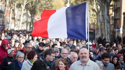 Attentats de Paris : le retour du drapeau français pour incarner l'unité de la nation