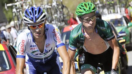 Brice Feillu aux côtés de Thomas Voeckler (NICOLAS BOUVY / MAXPPP)