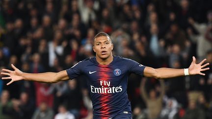 Le buteur du PSG Kylian Mbappé, auteur d'un quadruplé contre Lyon dimanche 7 octobre au Parc des Princes. (ANNE-CHRISTINE POUJOULAT / AFP)