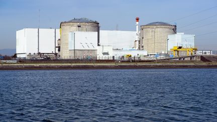 La centrale nucl&eacute;aire de Fessenheim (Haut-Rhin), le 18 mars 2014. (SEBASTIEN BOZON / AFP)