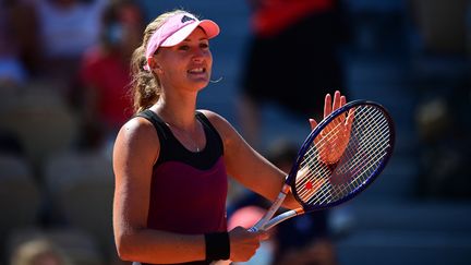 Kristina Mladenovic est la deuxième française à rejoindre le deuxième tour de Roland-Garros.&nbsp; (MARTIN BUREAU / AFP)