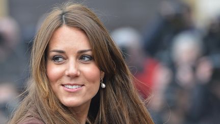 Kate Middleton &agrave; Grimsby (Royaume-Uni), le 5 mars 2013. (TOBY MELVILLE / REUTERS)