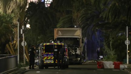 Le camion utilisé par le tueur, le 14 juillet 2016 à Nice (Alpes-Maritimes). (VALERY HACHE / AFP)