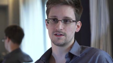 L'ex-consultant de la NSA Edward Snowden, interviewé par le quotidien britannique "The Guardian", à Hong Kong (Chine), le 6 juin 2013. (EYEPRESS NEWS / AFP)