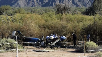 Les débris de l'hélicoptère qui s'est crashé en Argentine (JUAN MABROMATA / AFP)