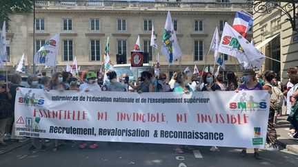 Manifestation d'infirmières scolaires à Paris, jeudi 10 juin 2021. (ANNE-LAURE DAGNET / RADIO FRANCE)