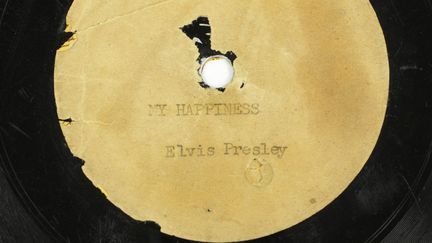 Le premier disque enregistré par Elvis Presley en 1953
 (Elvis Presley&#039;s Graceland / AFP)