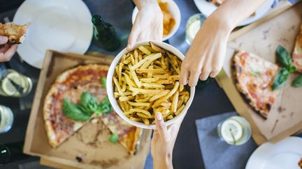 Pour maigrir, ce qui se passe dans la tête importe autant que ce qui est dans l’assiette. (WESTEND61 / GETTY IMAGES)