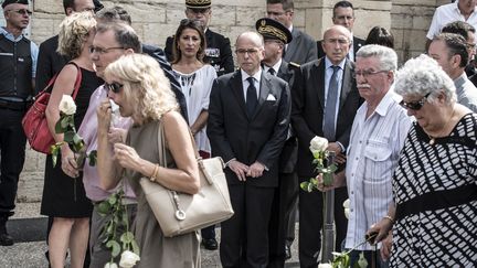 Bernard Cazeneuve &agrave; Fontaine-sur-Sa&ocirc;ne (Rh&ocirc;ne), le 3 juillet 2015. (JEAN-PHILIPPE KSIAZEK / AFP)