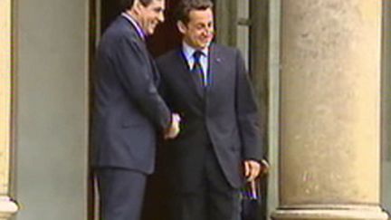 Nicolas Sarkozy et François Fillon à Matignon (© France)