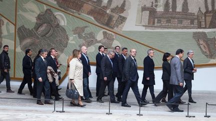 La ministre tunisienne de la Culture Latifa Lakhda accompagnée d'ambassadeurs étrangers le 26 mars au Musée du Bardo
 (AMINE LANDOULSI / ANADOLU AGENCY)