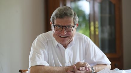 Jean-Luc Reitzer, député LR de la 3e circonscription du Haut-Rhin, à son domicile d'Altkirch (Alsace) le 28 mai 2020. (THIERRY GACHON / MAXPPP)