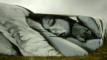 La fresque monumentale peinte sur un blockhaus à Mers-les-bains dont l'auteur n'est pas connu.
 (France 3 / capture d&#039;écran)