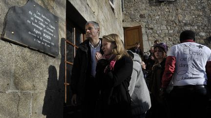 L'hommage rendu &agrave; Agn&egrave;s au Chambon-sur-Lignon (Haute-Loire), le 20 novembre 2011. (RICHARD&nbsp;BRUNEL /&nbsp;LA MONTAGNE / MAXPPP)