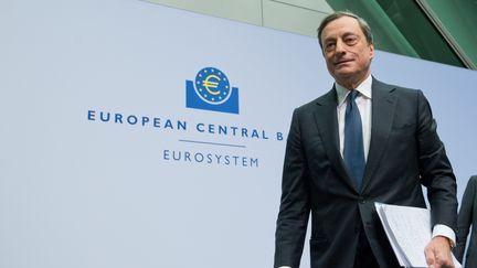 Mario Draghi, le pr&eacute;sident de la Banque centrale europ&eacute;enne, le 4 d&eacute;cembre 2014, &agrave; Francfort (Allemagne). (BORIS ROESSLER / DPA)