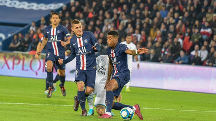 Les joueurs parisiens face à l'OM, au Parc des Princes, le 27 octobre 2019. (STEPHANE VALADE / AFP)