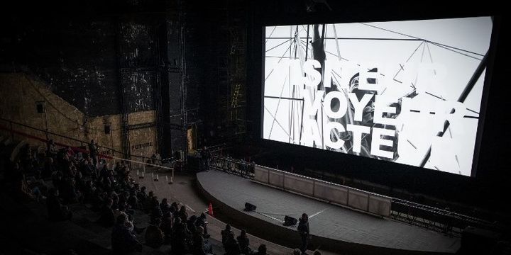 Scène de "DAU" au Théâtre du Châtelet
 (PHILIPPE LOPEZ / AFP)