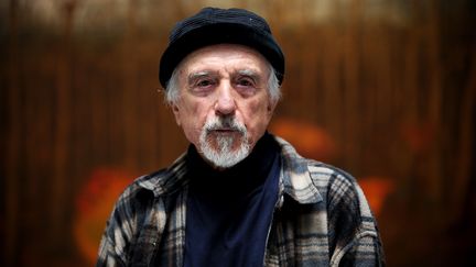 L'artiste autrichien Arik Brauer durant une interview à Vienne, le 17 mai 2016. (CLEMENS FABRY / APA-PICTUREDESK)