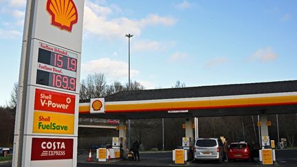 Une station-service Shell le 31 janvier 2023 à Gateshead (Royaume-Uni). (PAUL ELLIS / AFP)