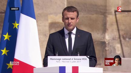 Le président de la République, Emmanuel Macron, préside la cérémonie d'hommage à Simone Veil aux Invalides, le 5 juillet 2017. (FRANCE 2)