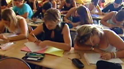 Un cours à l'IUT de Champs-sur-Marne, en Seine-et-Marne (novembre 2009) (France 2)