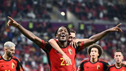 L'attaquant belge Michy Batshuayi exulte après son but contre le Canada, en Coupe du monde, le 23 novembre 2022, à Al Rayyan (Qatar). (JEWEL SAMAD / AFP)