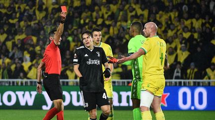 Nicolas Pallois a été exclu lors du barrage de la Ligue Europa entre le FC Nantes et la Juventus Turin à la Beaujoire, le 23 février 2023. (SEBASTIEN SALOM-GOMIS / AFP)