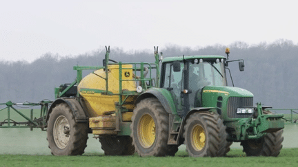 Glyphosate : la Commission européenne penche pour reconduire son autorisation pour dix ans