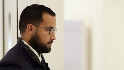 Alexandre Benalla arrive au palais de justice de Paris, le 19 février 2019. (GEOFFROY VAN DER HASSELT / AFP)