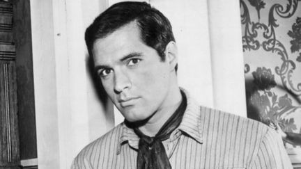 John Gavin en 1964 dans la série TV Destry
 (Wikimedia)