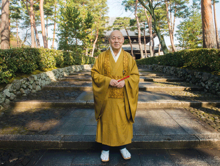 Raitei Arima, le supérieur du Shokôku-ji. (LUCILE REYBOZ / GEO)