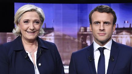 Marine Le Pen et Emmanuel Macron, le 3 mai 2017, avant le débat de l'entre-deux-tours. (ERIC FEFERBERG / AFP)