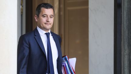 "Je suis à la barre", dit Darmanin face à la rumeur de son départ