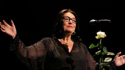 Nana Mouskouri en concert (ici en 2014).
 (Stephanie Paschal/REX/REX/SIPA)