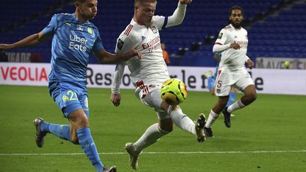 Bard face à Thauvin (JEAN-PHILIPPE KSIAZEK / AFP)