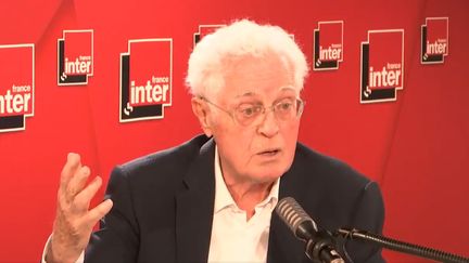 L'ancien Premier ministre socialiste Lionel Jospin au micro de France Inter le jeudi 3 septembre. (RADIO FRANCE)