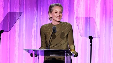 L'actrice Sharon Stone lors de la soirée de gala consacrée au Women's Cancer Research Fund à Beverly Wilshire, le 16 mars 2023 à Beverly Hills, en Californie. (MATT WINKELMEYER / GETTY IMAGES NORTH AMERICA)