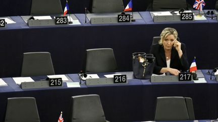 La présidente du Front national Marine Le Pen au Parlement européen, à Strasbourg, le 17 janvier 2016. (ELYXANDRO CEGARRA / AFP)