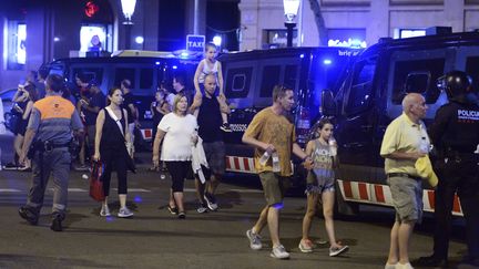 Attentat à Barcelone : "Une atmosphère compliquée, assez triste"