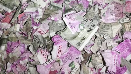 L'intérieur du distributeur de billets où des rats ont été retrouvés morts, le 19 juin 2018 à Tinsukia (Inde). (AFP)