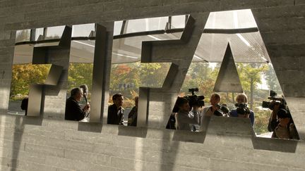 Au si&egrave;ge de la Fifa, &agrave; Zurich (Suisse), en octobre 2013. (ARND WIEGMANN / REUTERS)