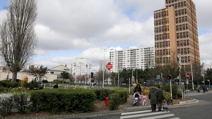 Dans les rues de La Courneuve (Seine-Saint-Denis), en mars 2014. (STR / MAXPPP)