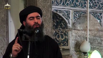  Abou Bakr Al-Baghdadi, le 5 juillet 2014 dans une vidéo de propagande.&nbsp; (AL-FURQAN MEDIA / AFP)