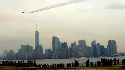 La Patrouille de France, au-dessus de New York, le 25 mars 2017. (EDUARDO MUNOZ ALVAREZ / AFP)