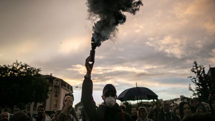 Manifestation pour dénoncer les conséquences sanitaires de l'incendie de l'usine Lubrizol à Rouen (Seine-Maritime), le 1er octobre 2019. (LOU BENOIST / AFP)