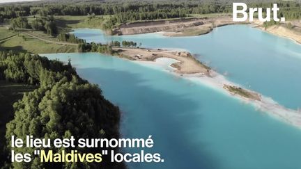 En Sibérie, ce lac d’un bleu presque irréel est devenu le paradis des instagrammeurs. Mais la réalité est tout autre...