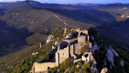 Le château de Peyrepertuse, dans l'Aude, construit entre le 11e et le 13e siècle, il est considéré comme l'un des fils de Carcassonne
 (IP3 PRESS/MAXPPP)