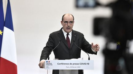 Le Premier ministre Jean Castex, le 25 février 2021 à Paris. (STEPHANE DE SAKUTIN / POOL / AFP)